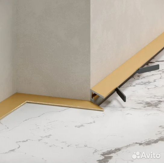 Микроплинтус напольный щелевой анодиров-ый 2,4 м