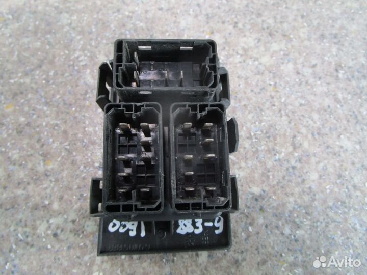 Блок управления стеклоподъемника левой двери renau