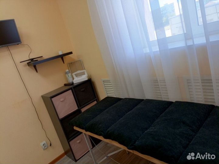 Рабочее место в аренду с кушеткой