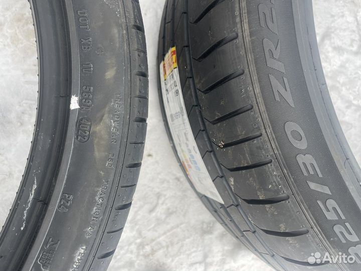 Pirelli P Zero Sports CAR 285/35 R23 и 325/30 R23 107Y