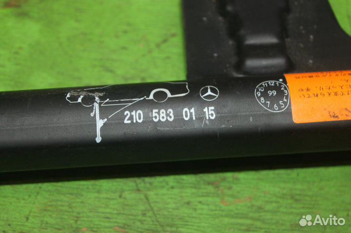 Домкрат Mercedes E-Class W210 611.961 2.2 CDI 2000