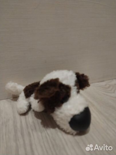 Собака плюшевая с ошейником