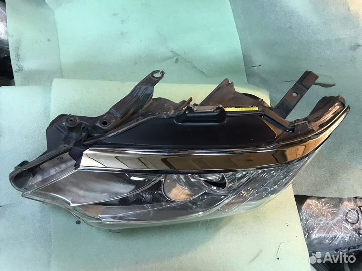 Фара левая Toyota Camry 50 V55 xenon