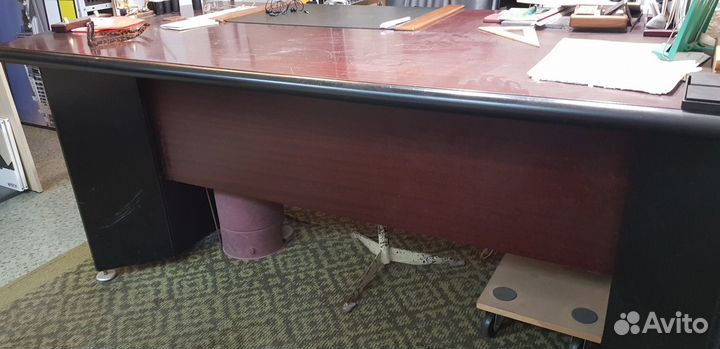 Письменный стол