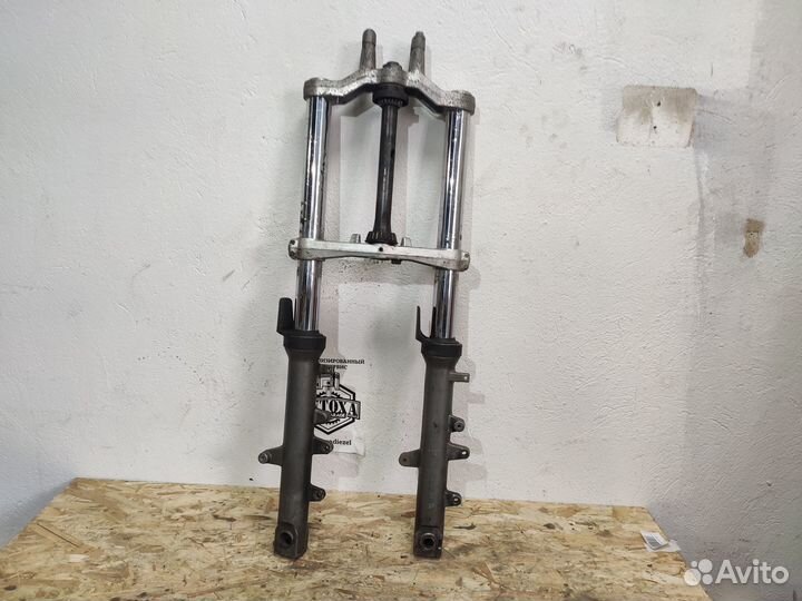 Suzuki Skywave Burgman 650 передняя вилка