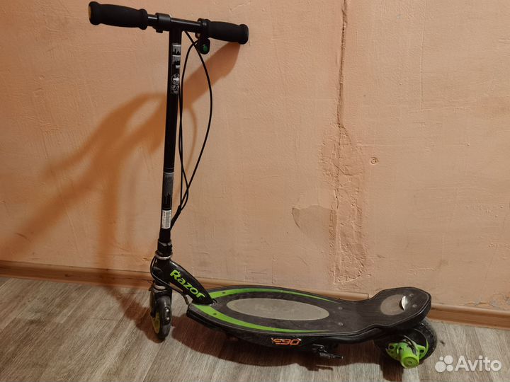 Электросамокат Бу Razor