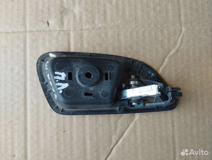 Внутренняя ручка передней левой двери Cruze