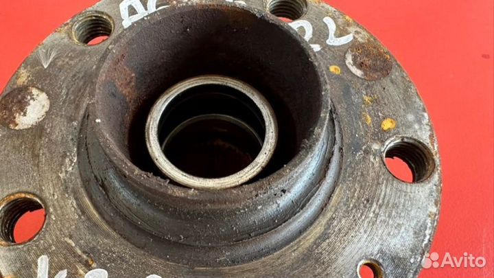 Ступица задняя левая Audi A6 C6 AUK 3.2 2008