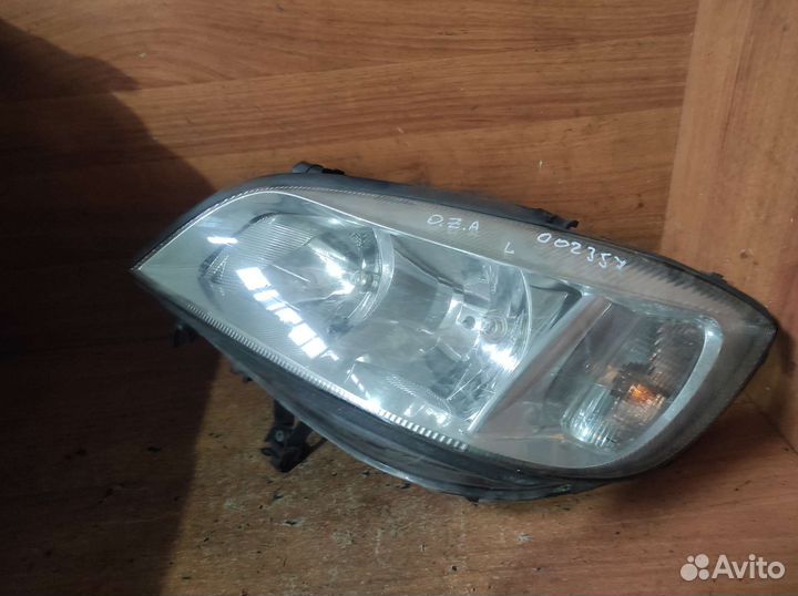 Фара левая Опель Зафира А