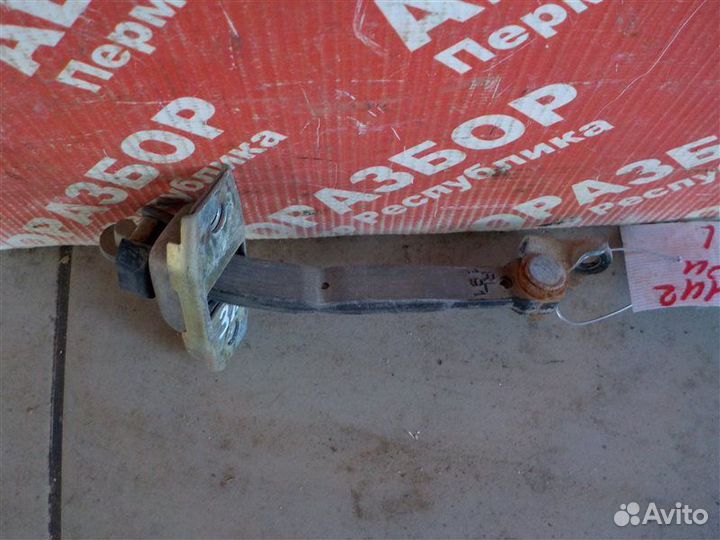 Ограничитель хода двери задний левый Toyota Rav 4