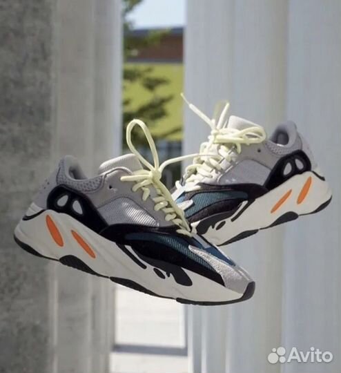 Adidas yeezy boost 700 v1