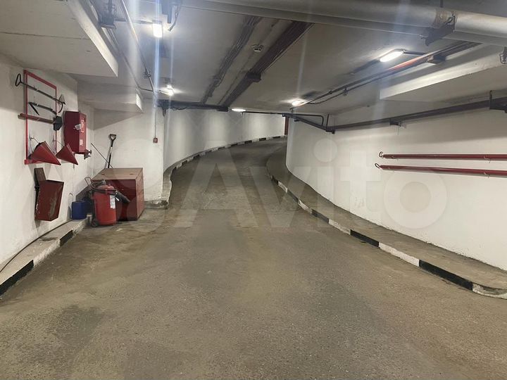 Машиноместо, 15 м²