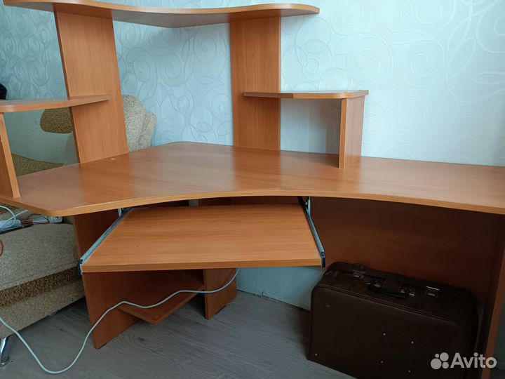 Компьютерный столик бу