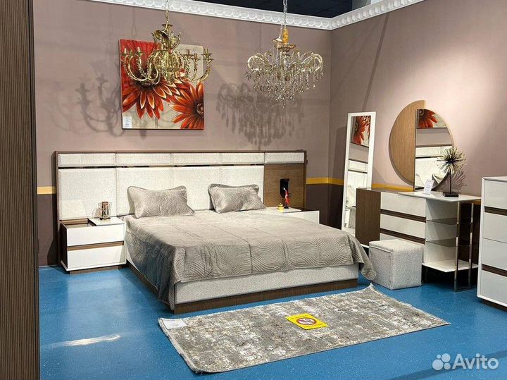 Спальный гарнитур