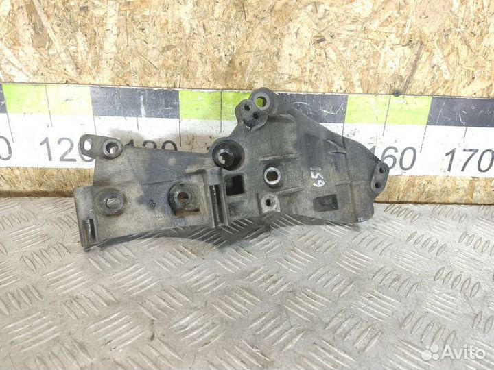 Кронштейн генератора Renault Laguna 2008-2015