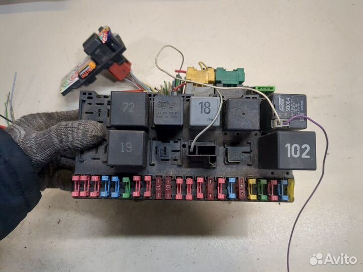 Блок предохранителей Volkswagen Transporter 4, 1994