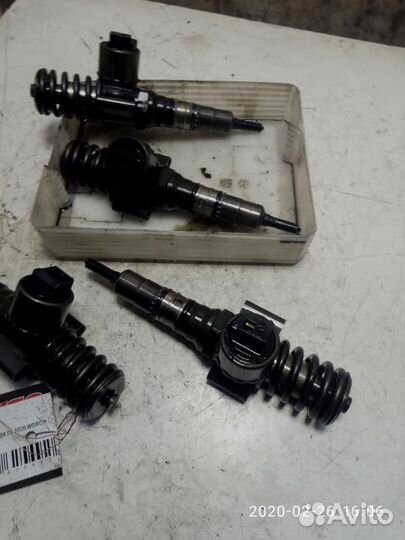 Форсунка топливная Volkswagen Golf