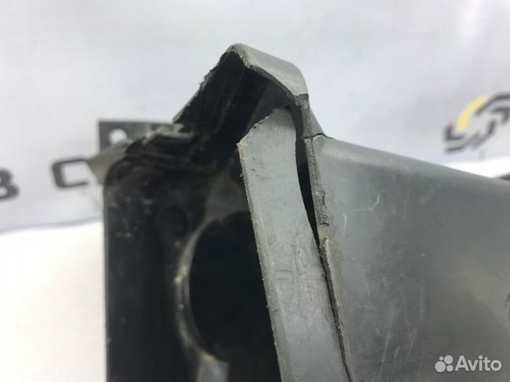 Воздуховод тормозов передний правый Bmw X5 E53 M54