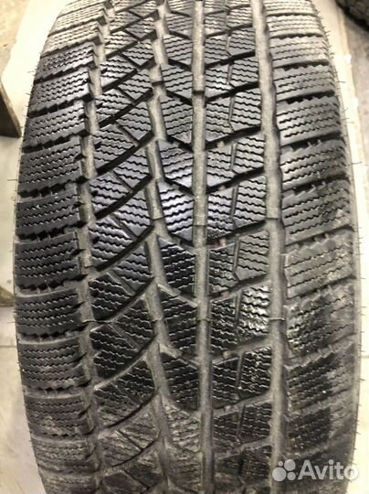 DoubleStar DW02 235/45 R18 94T