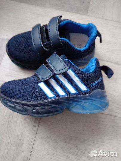 Кроссовки на мальчика