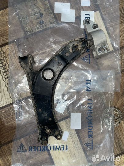 Рычаг подвески BSG 90-315-004