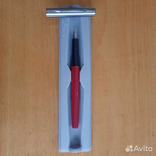 Авторучка перьевая parker