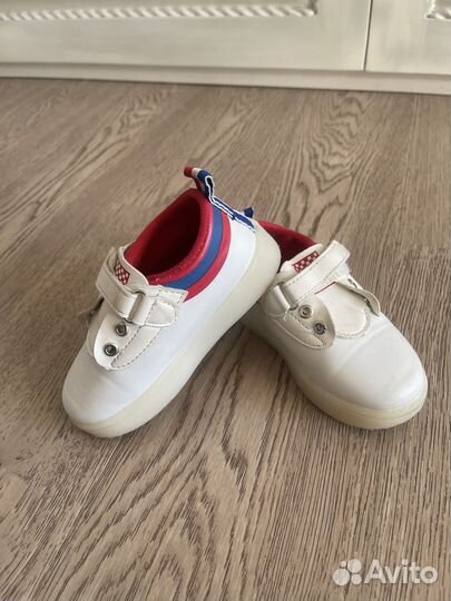 Кроссовки детские