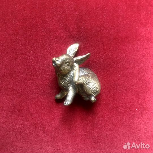 Бронзовая скульптура «Кролик»