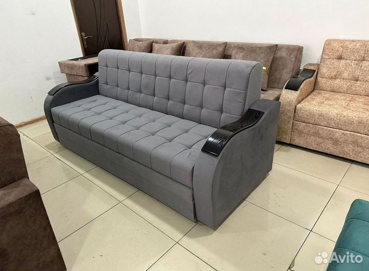 Прямой диван в наличии