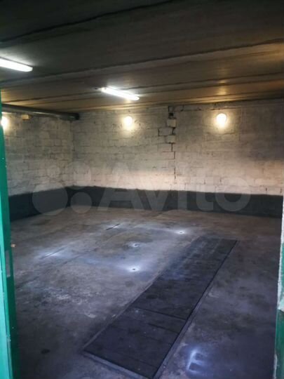 Гараж, > 30 м²