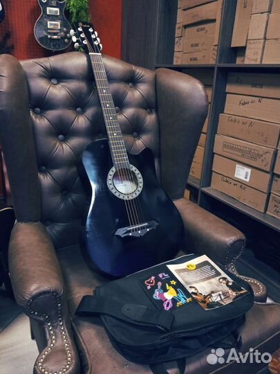 Гитара с чехлом и аксессуарами набор