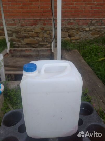 Канистра 10 литров бу