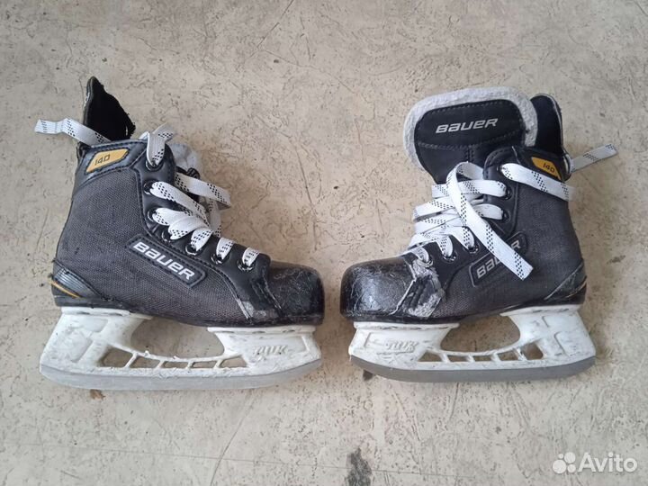 Коньки хоккейные