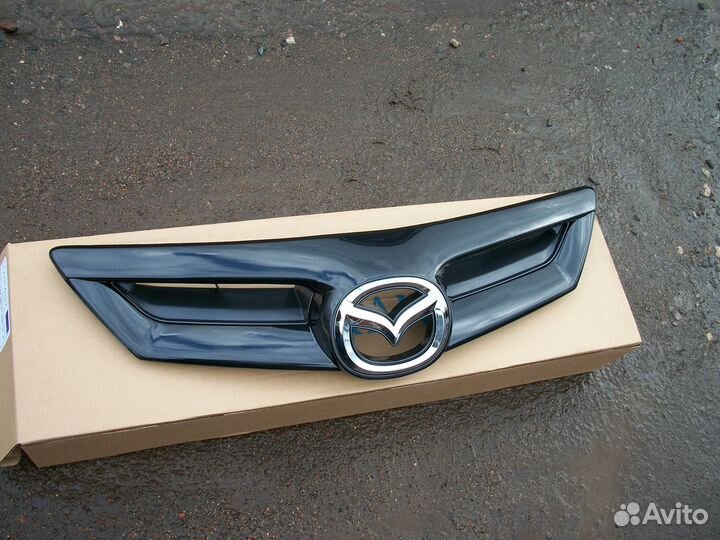 Решётка радиатора Mazda 3 BK хэтчбэк Sport 2005-09