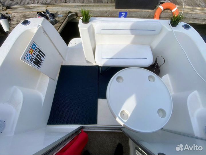 Моторный катер Bayliner 242