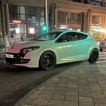 Renault Megane RS 2.0 MT, 2013, 52 000 км, с пробегом, цена 2 400 000 руб.