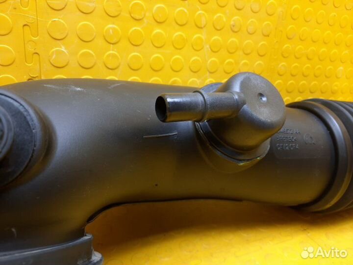 Б/У Патрубок воздушного фильтра В хорошем