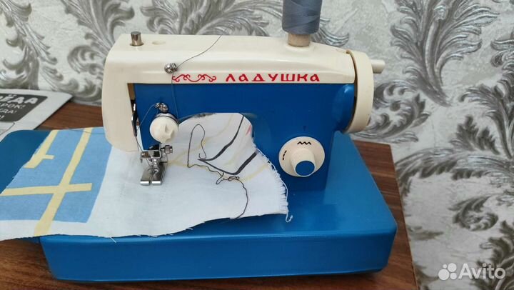 Игрушка ссср.Детская швейная машинка Ладушка