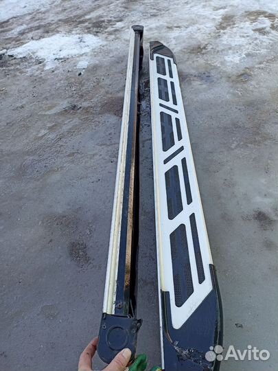 Продам пороги автомобиля