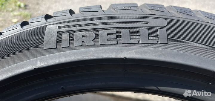 Pirelli Winter Sottozero 3 235/40 R19