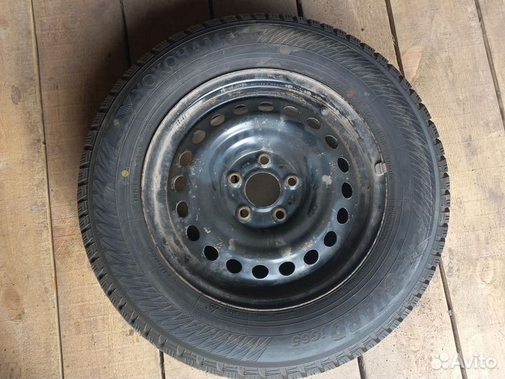 Yokohama IceGuard Stud IG65 215/65 R16 102T