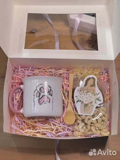 Подарочный набор из орехов и сухофруктов