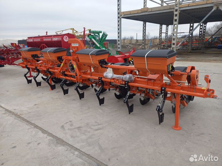 Сеялка Фаворит Весна-8, 2023