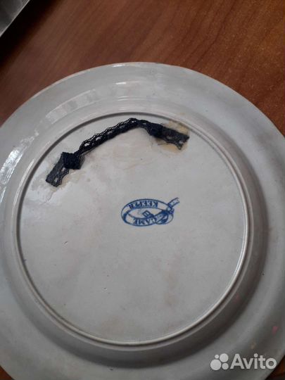 Тарелка старинная фарфор