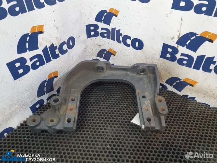 2356049 Кронштейн крыла Scania 6 R-series