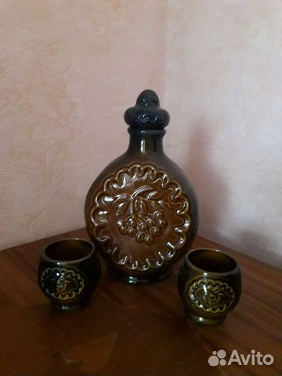 Графин с рюмками