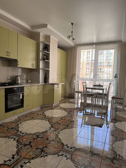 2-к. квартира, 70,4 м², 8/12 эт.