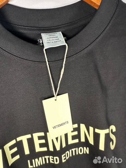 Футболка vetements