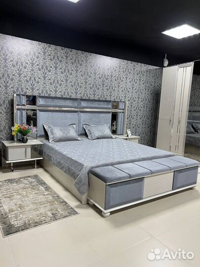 Спальный гарнитур