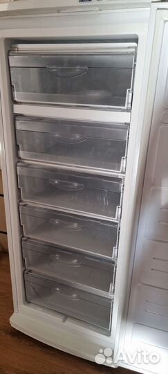 Вертикальная морозилка, морозильная камера Атлант